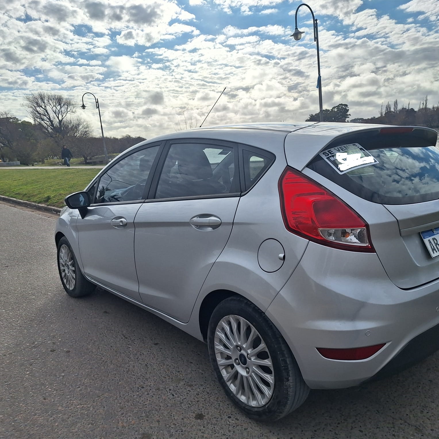 Ford Fiesta Kinetic 1.6 Se Powershift - Imagen 3